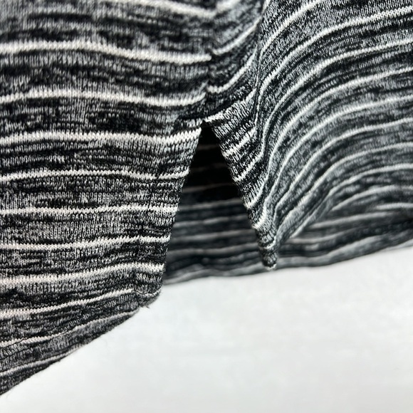 Athleta Women’s Tank / Tee Sz L Black & White Stripe Modal/Polyester EUC - Picture 6 of 10